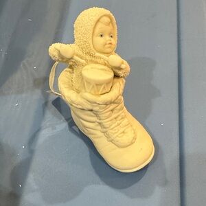 Department 56 Ivory Kids Boot Figurine with Drummer Child
